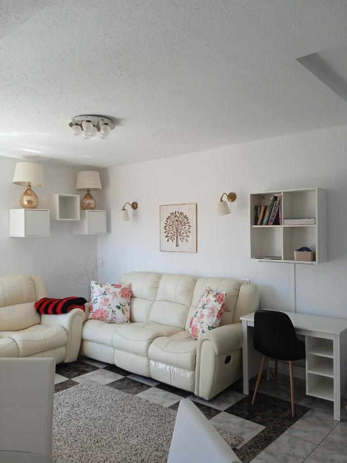 Cozy Apartment In Fuengirola Hills Exterior photo